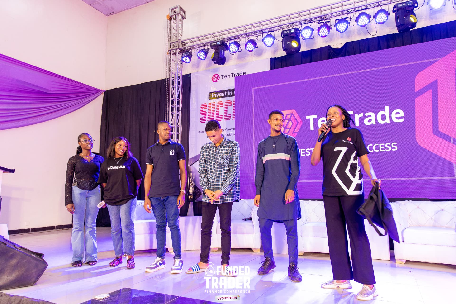 Presenting a line-up of trader winners on stage at the Uyo edition
