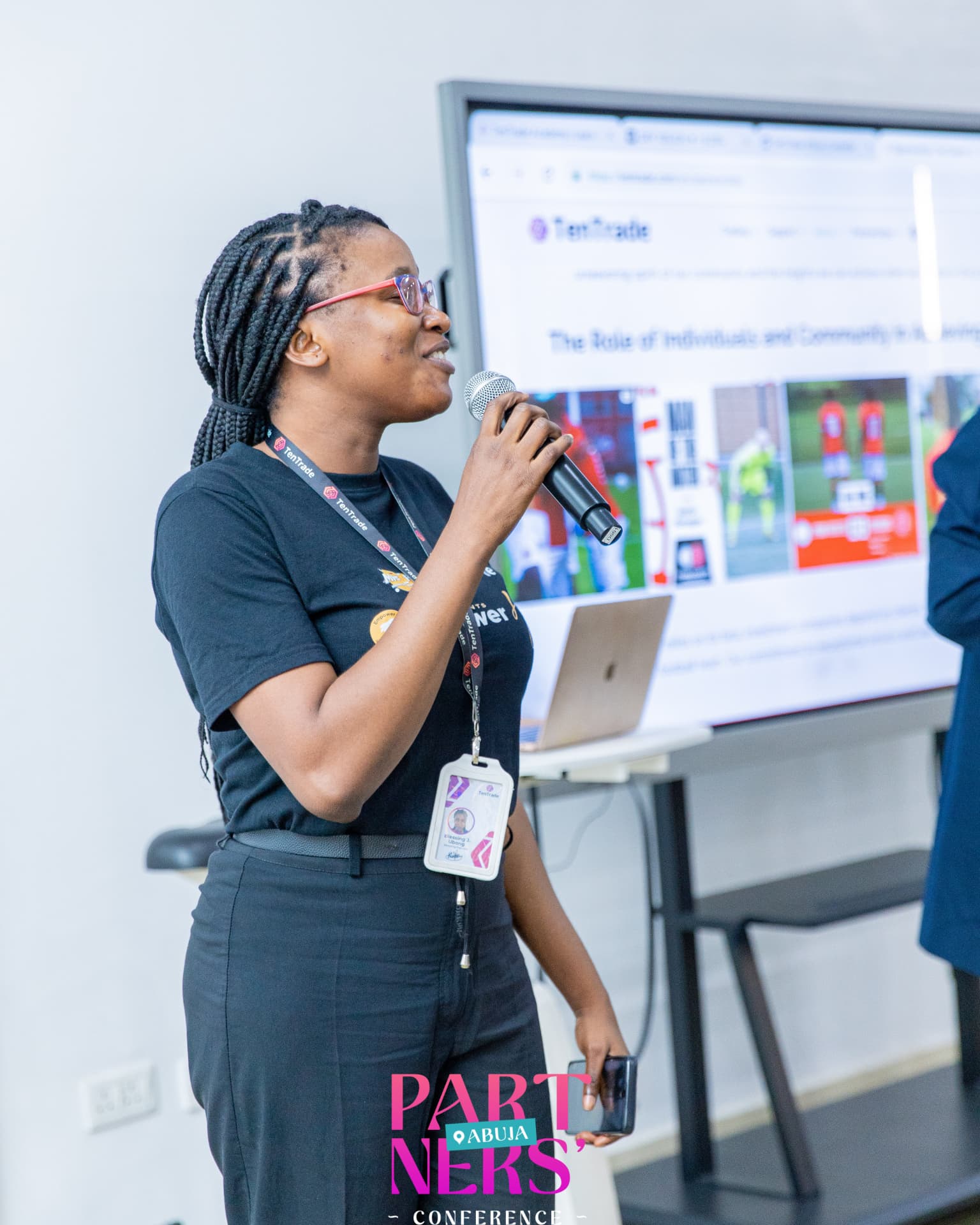 Presenting to partners at the TenTrade Partners' Conference in Abuja
